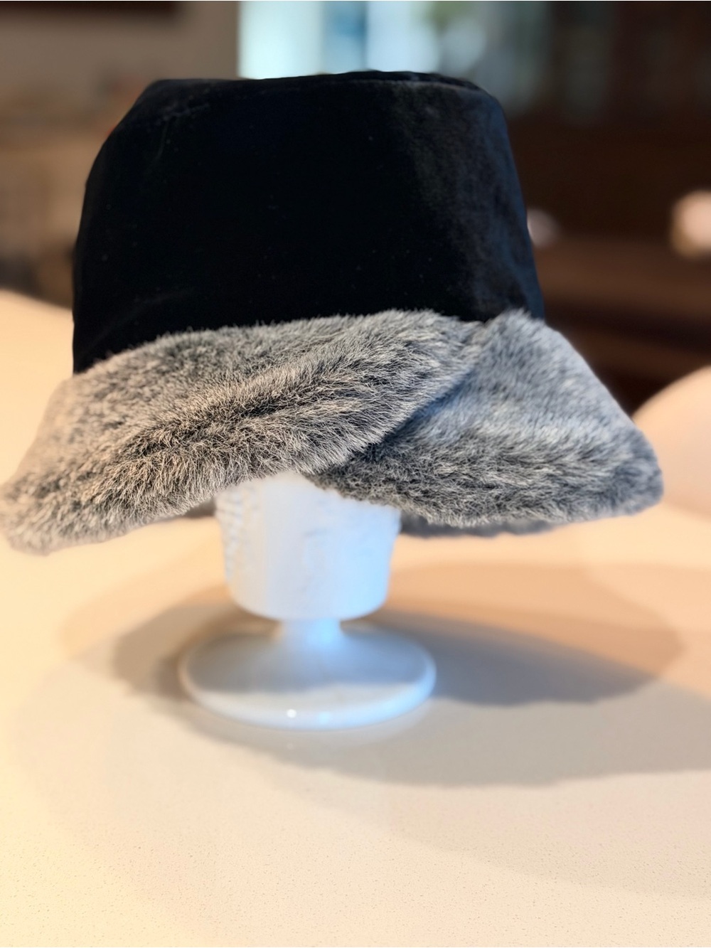 Liz Claiborne Black Velvet Bucket Hat with Gray Faux Fur Trim